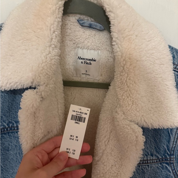 Abercrombie & Fitch Women's Blue Denim Sherpa Jacket - Picture 3 of 4